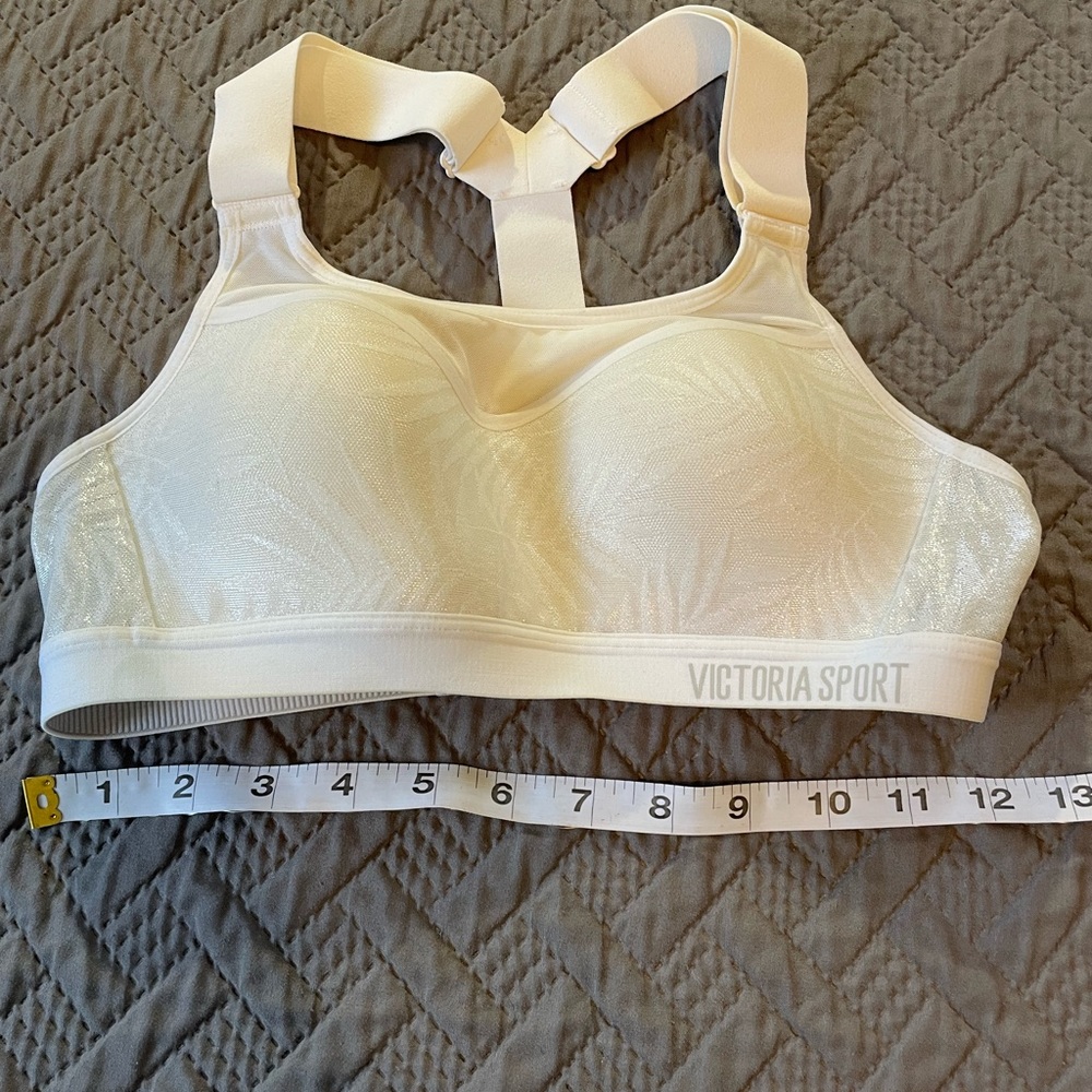 Victoria’s Secret sports bra. Never worn.  Size 34A.